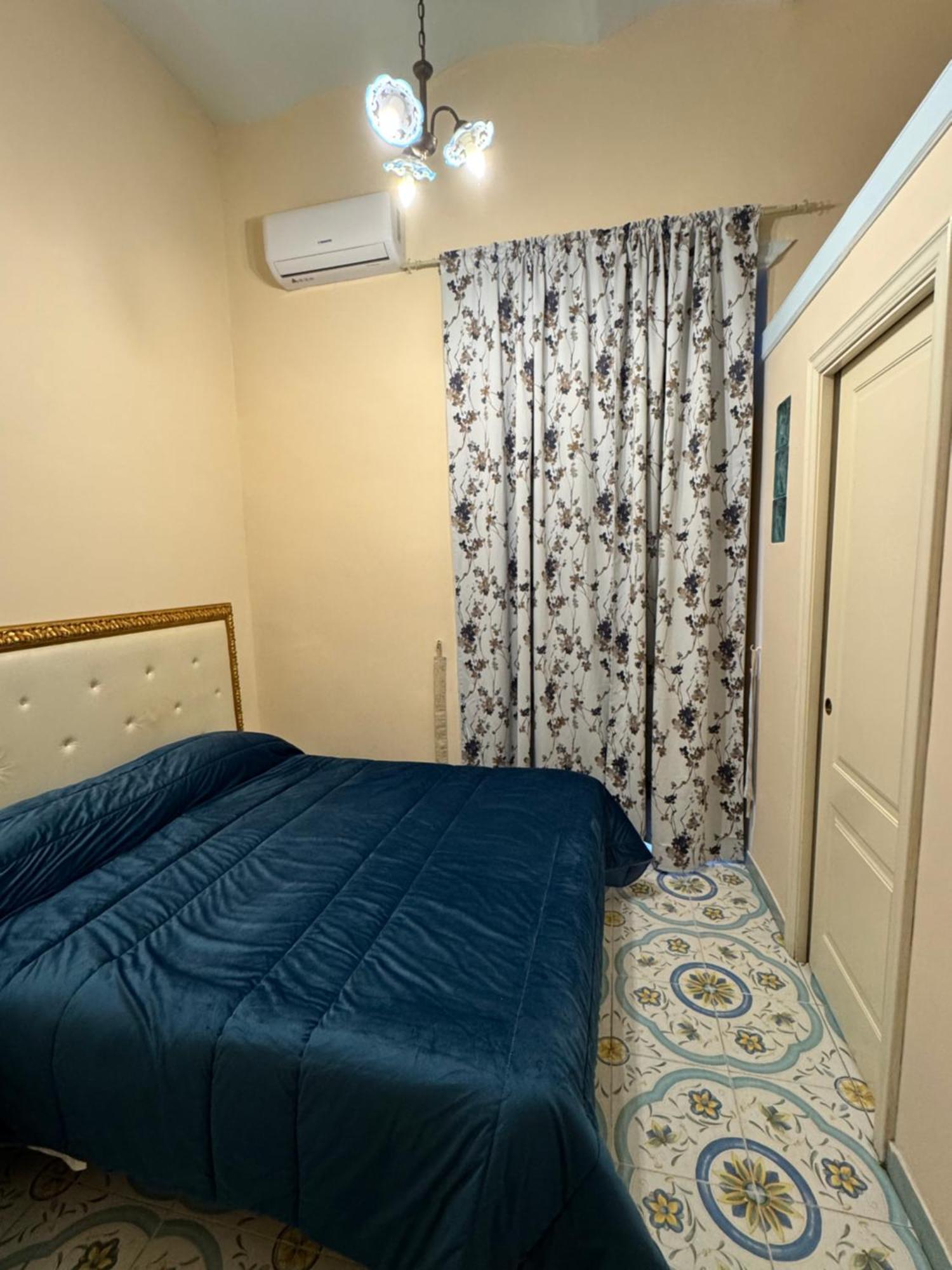 Beb Rosy Bed & Breakfast เนเปิลส์ ภายนอก รูปภาพ