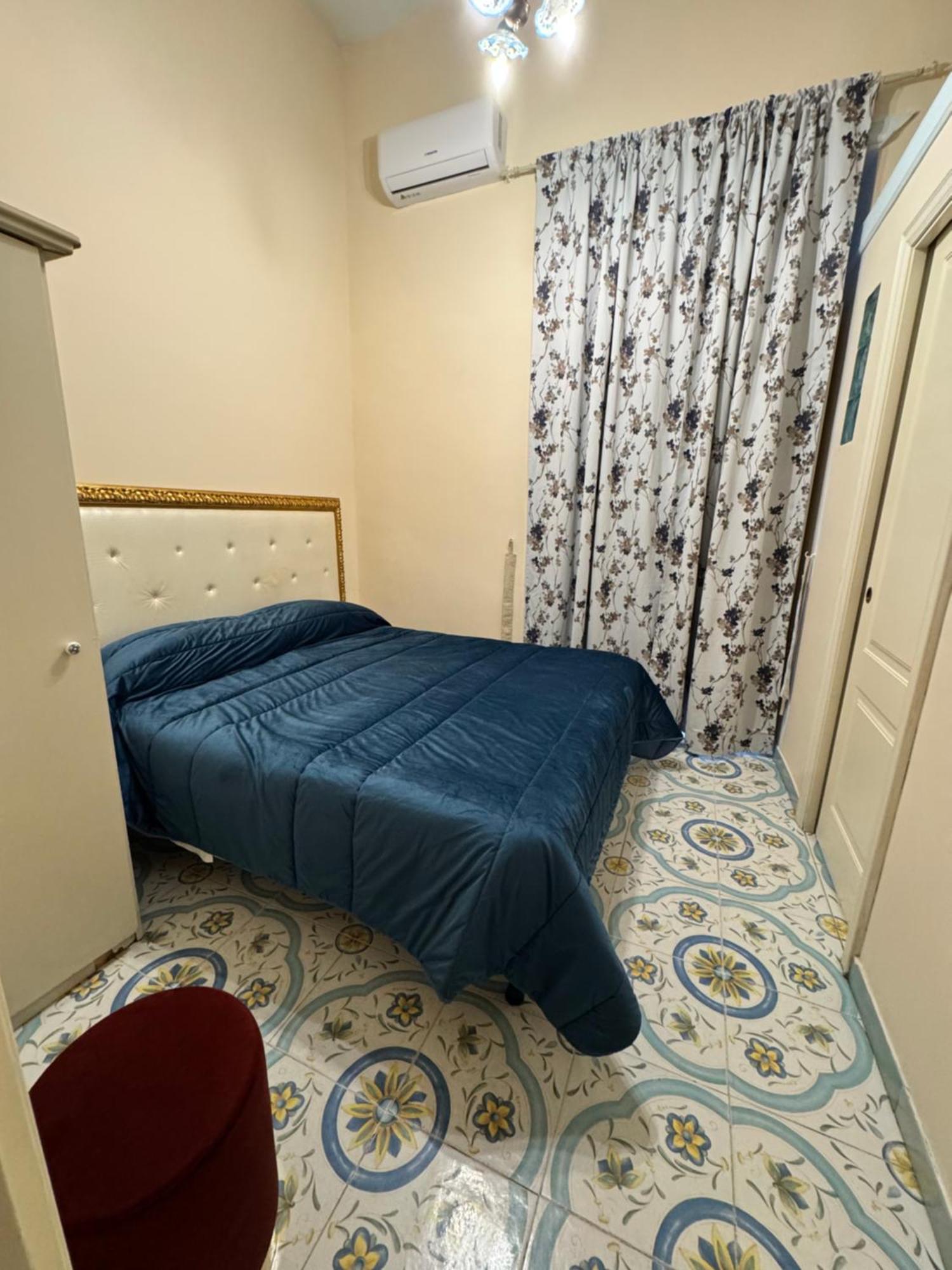 Beb Rosy Bed & Breakfast เนเปิลส์ ภายนอก รูปภาพ