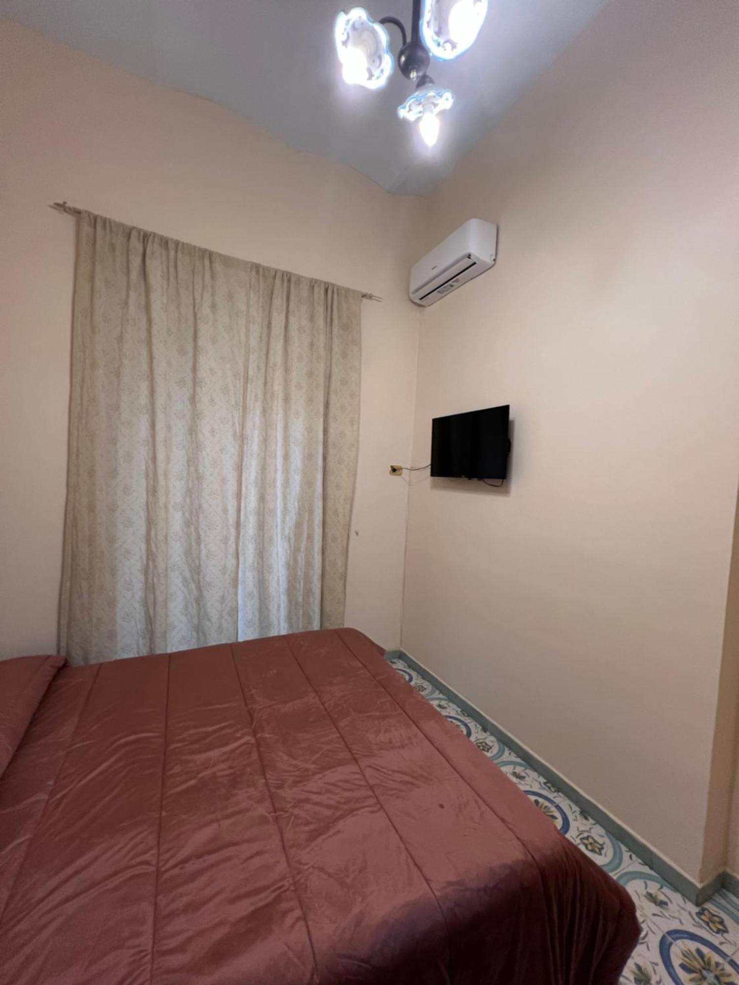 Beb Rosy Bed & Breakfast เนเปิลส์ ภายนอก รูปภาพ