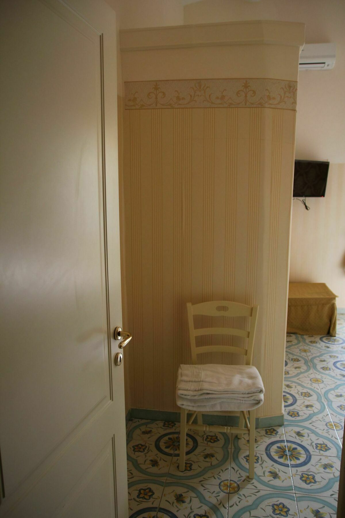 Beb Rosy Bed & Breakfast เนเปิลส์ ภายนอก รูปภาพ